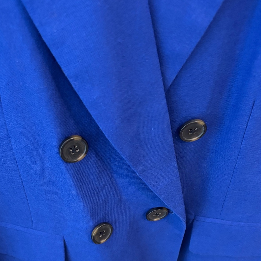 Elegant Royal Blue Double-Breasted Blazer - Picture 2 of 11